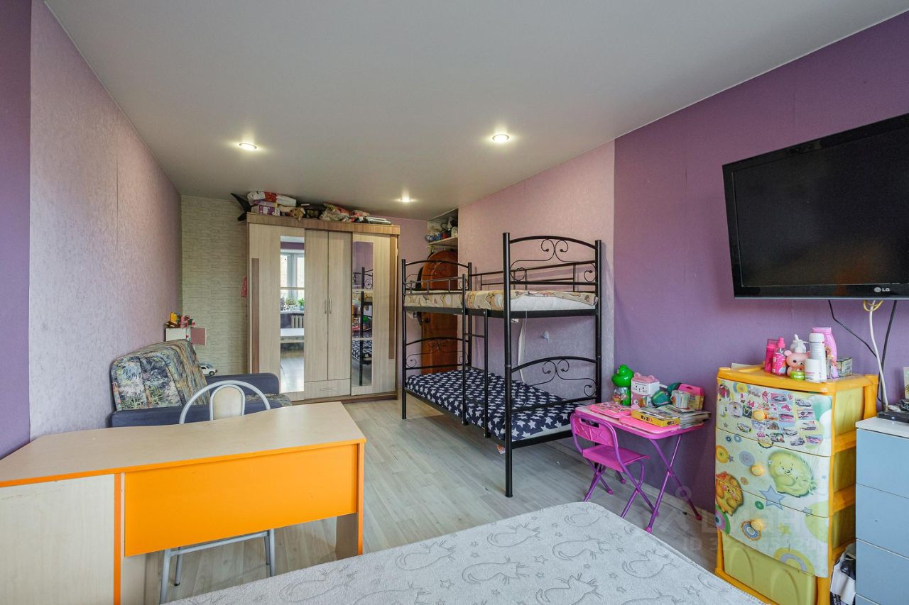 Продажа 5-комн квартиры на вторичном рынке улица Танкиста Хрустицкого, 116