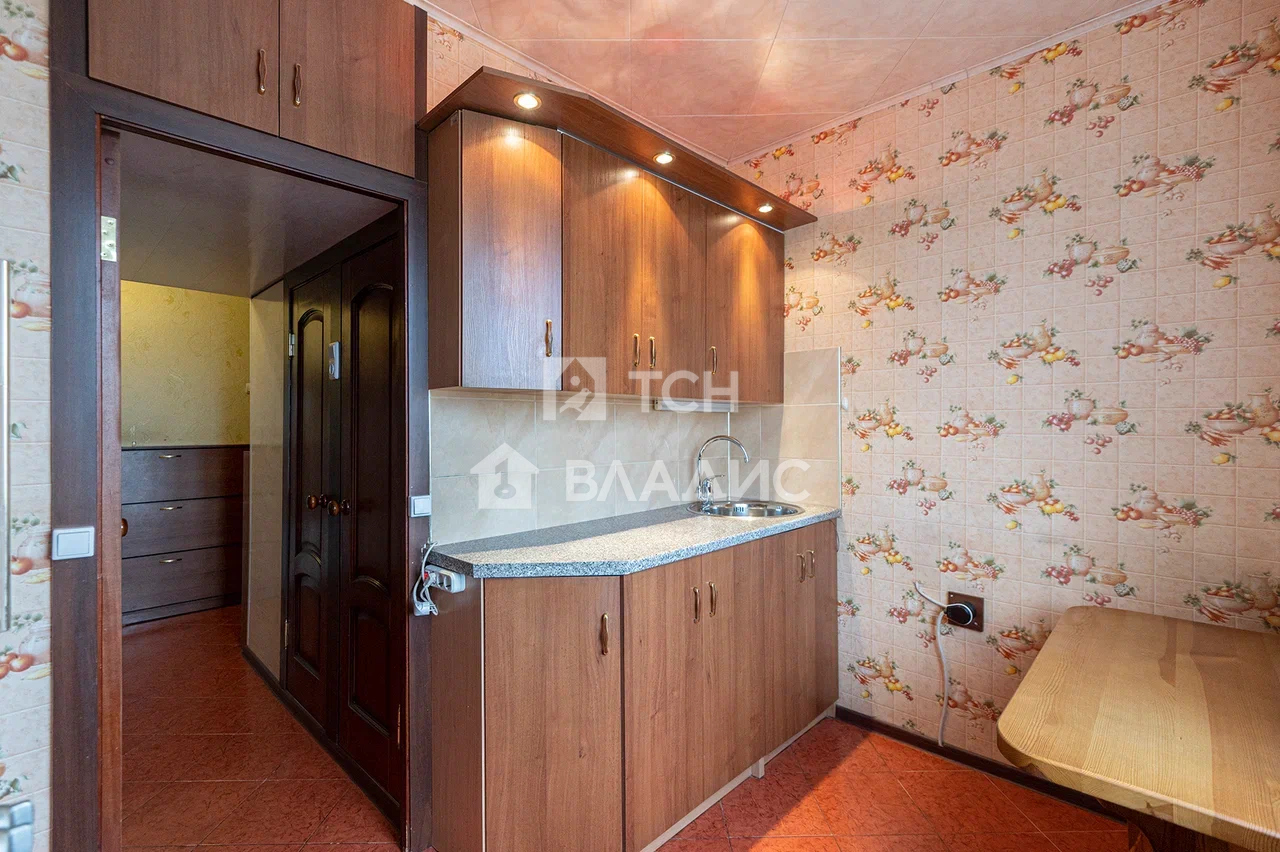 3-комн квартира Староватутинский проезд, 11