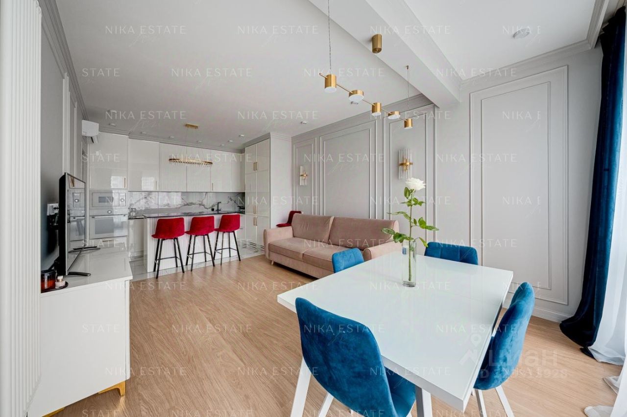 Продажа 3-комн квартиры на вторичном рынке улица Лобачевского, 118С1