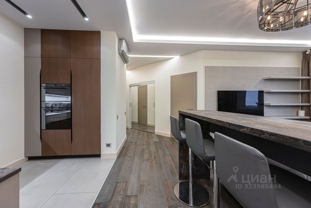 Продажа 3-комн квартиры на вторичном рынке Авиационная улица, 77к2