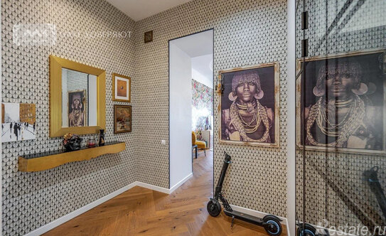 Продажа 2-комн квартиры на вторичном рынке Каменноостровский пр-кт,  д. 19/13