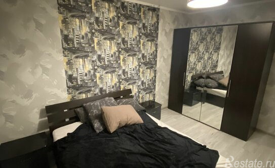 Продажа 3-комн квартиры на вторичном рынке улица Адмирала Лазарева