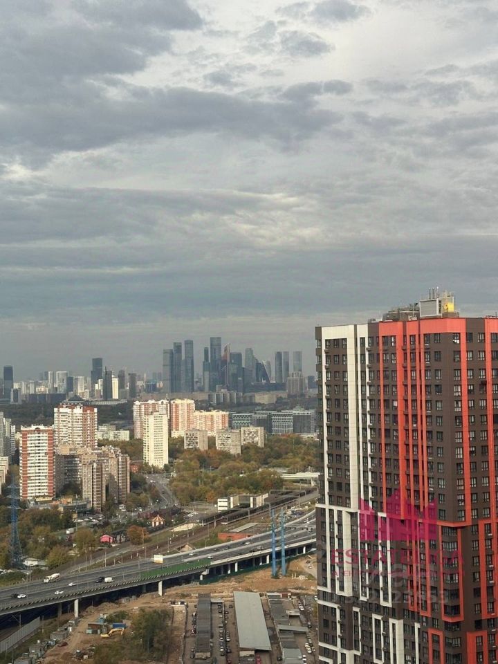 Продажа 4-комн квартиры на вторичном рынке улица Лобачевского, 120к1