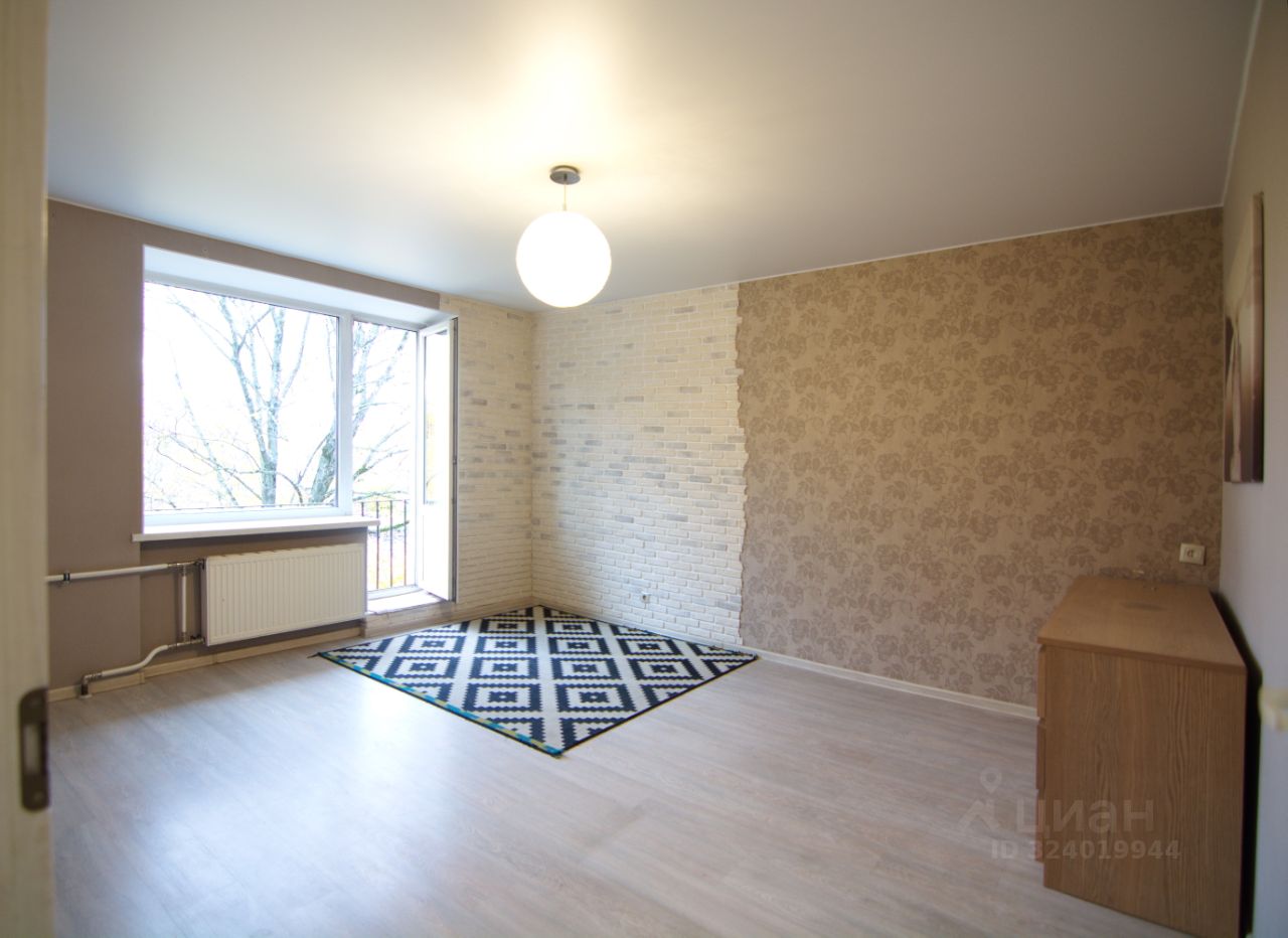 Продажа 2-комн квартиры на вторичном рынке Институтский проспект, 4К2