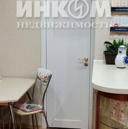 Продажа 4-комн квартиры на вторичном рынке бульвар Адмирала Ушакова,  д. 9