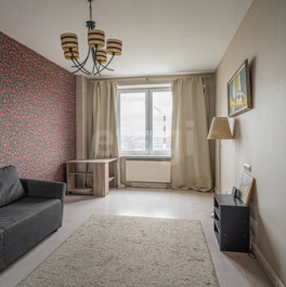 Продажа 1-комн квартиры на вторичном рынке Шуваловский пр-кт,  д. 37,  к. 1