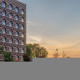 Продажа 4-комн квартиры на вторичном рынке Петровский пр-кт,  д. 11 к2
