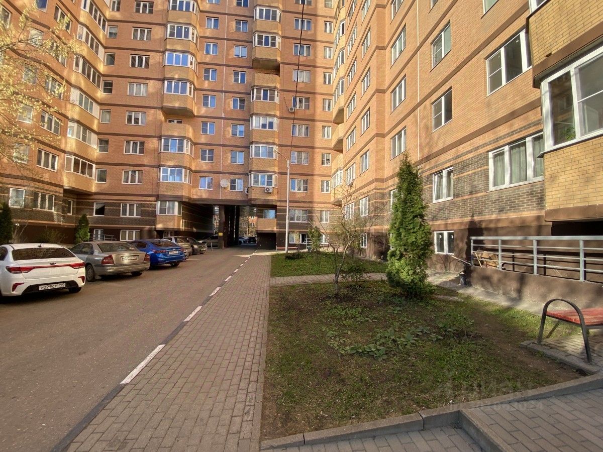 Продажа 2-комн квартиры на вторичном рынке Звенигород, Спортивная улица, 12
