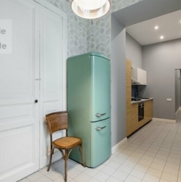 Аренда 4-комн квартиры на вторичном рынке Армянский переулок,  д. 7