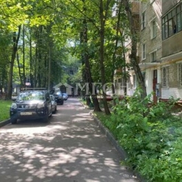 Продажа 1-комн квартиры на вторичном рынке Аэродромная улица,  д. 18