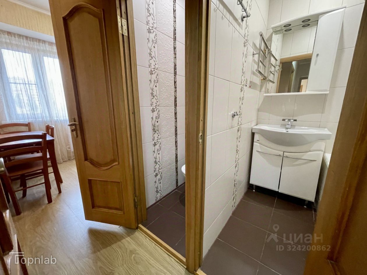 Продажа 3-комн квартиры на вторичном рынке Братская улица, 17К2