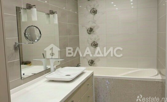 Продажа 4-комн квартиры на вторичном рынке Полярная улица,  д. 32 к2