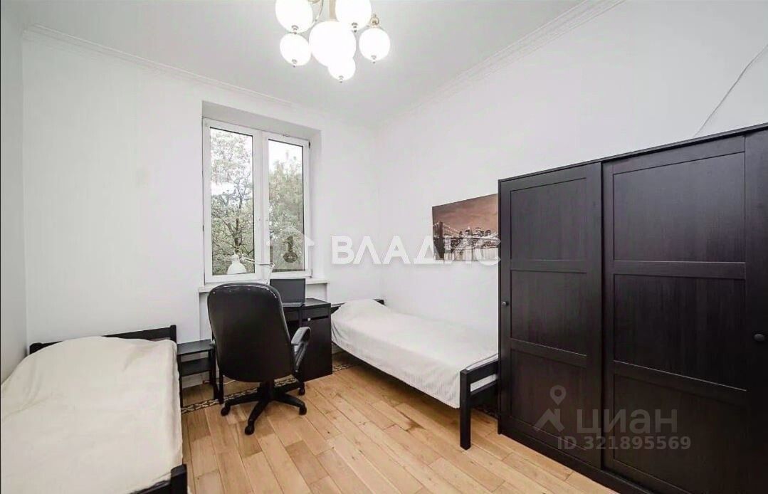 Продажа 4-комн квартиры на вторичном рынке Московско-Казанский переулок, 5-7