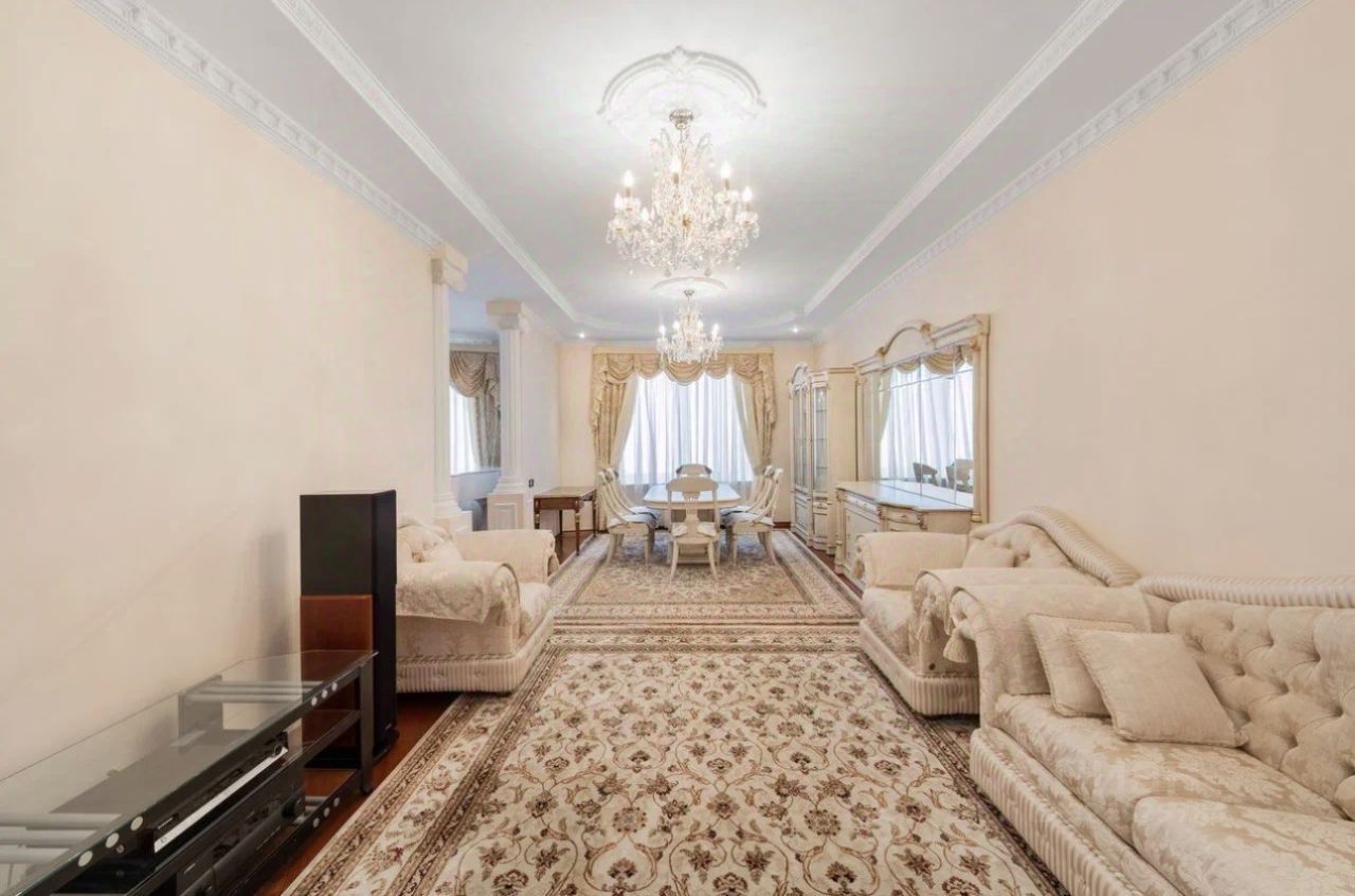 Продажа 3-комн квартиры на вторичном рынке Мосфильмовская улица, 70к2