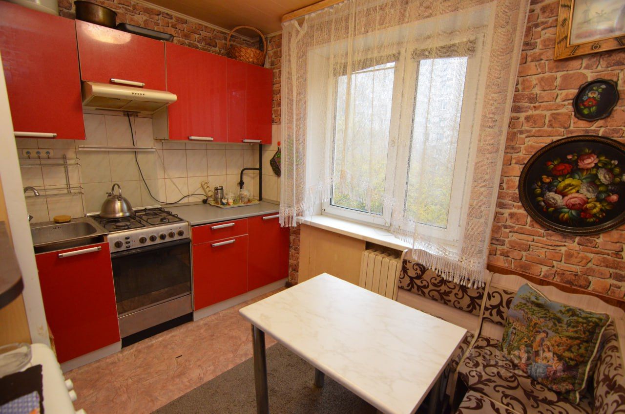 Продажа 2-комн квартиры на вторичном рынке Подольск, улица Ульяновых, 21