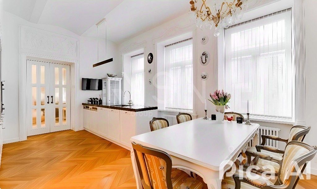 Продажа 2-комн квартиры на вторичном рынке Никольская улица, 10/2С2б