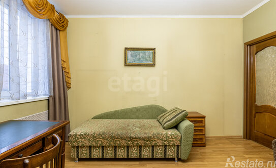 Продажа 3-комн квартиры на вторичном рынке Енотаевская улица