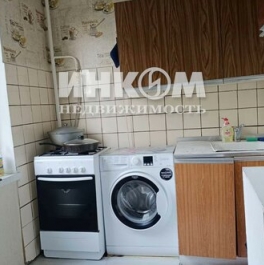 Продажа 2-комн квартиры на вторичном рынке Парковая 16-я ул,  д. 49 к1