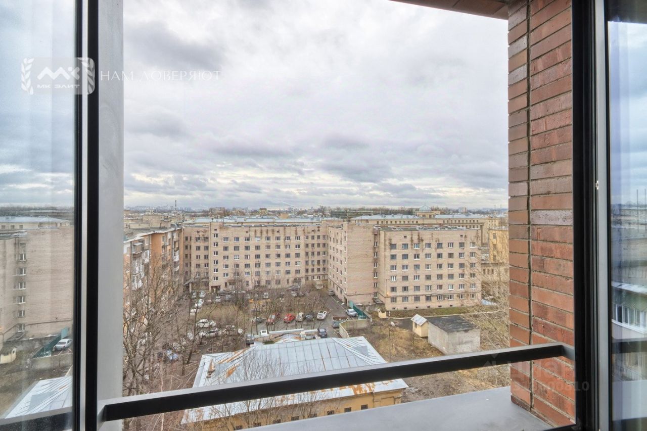 Продажа 2-комн квартиры на вторичном рынке улица Стахановцев, 1