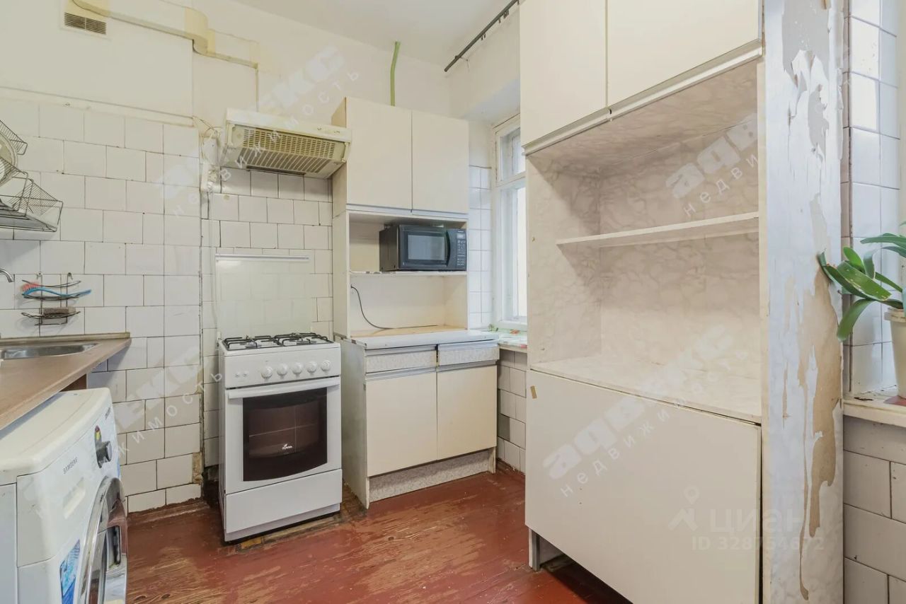 Продажа 3-комн квартиры на вторичном рынке улица Решетникова, 17К1