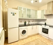 Продать Квартиры вторичка Космонавтов пр-кт  61 к2 