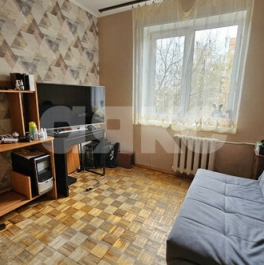 Продажа 3-комн квартиры на вторичном рынке Красный Октябрь, улица Кирова,  д. 1