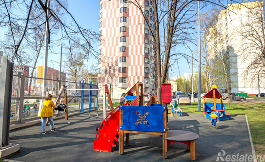 Продажа 3-комн квартиры на вторичном рынке Полярная улица,  д. 22