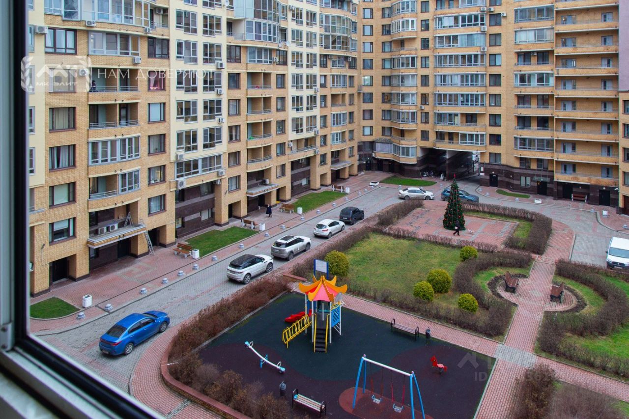 Продажа 3-комн квартиры на вторичном рынке Дивенская улица,  д. 5