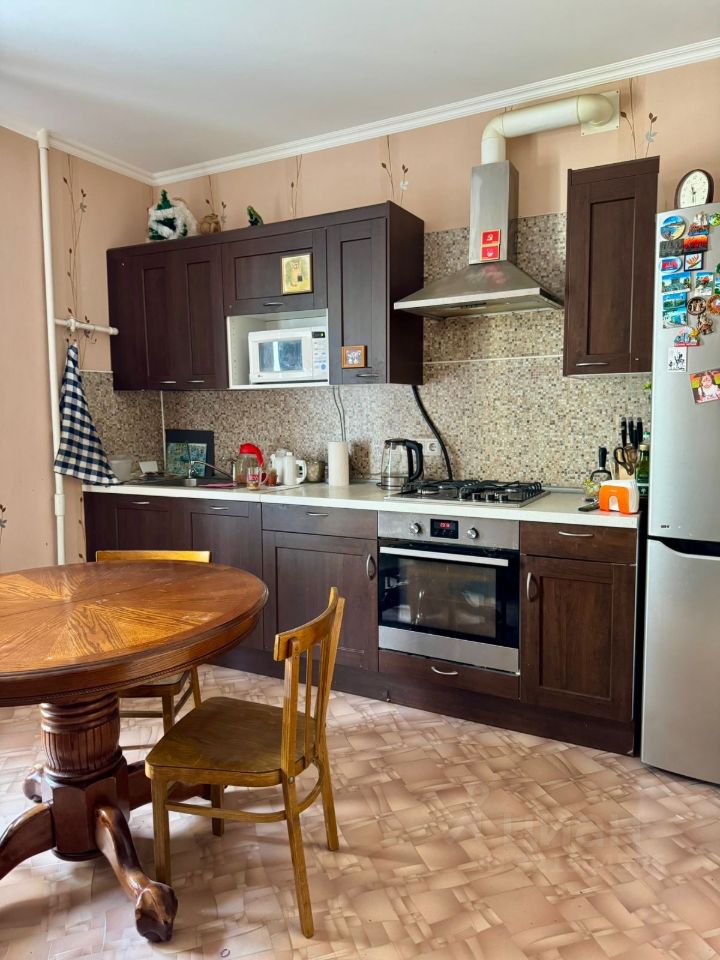 Продажа 3-комн квартиры на вторичном рынке улица Жуковского, 41