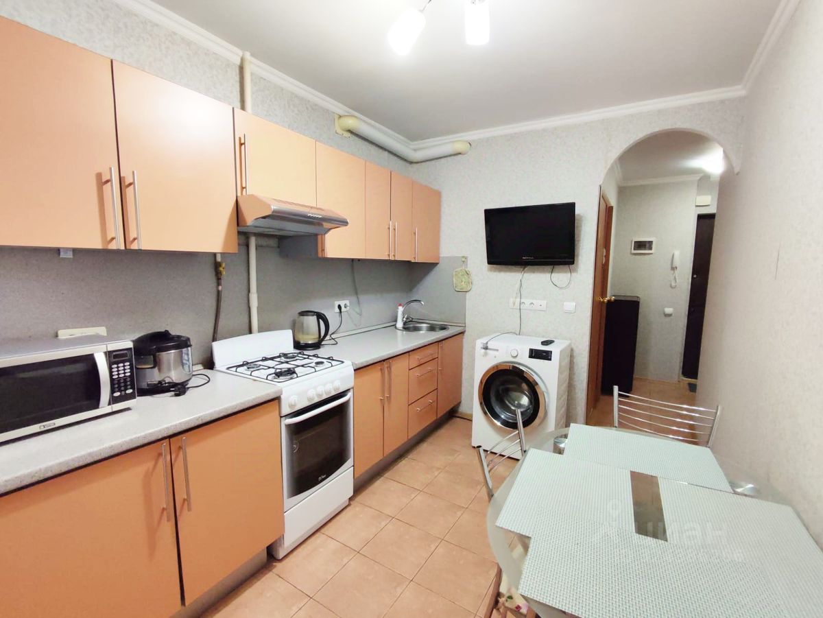 Продажа 2-комн квартиры на вторичном рынке улица Яблочкова,  д. 19