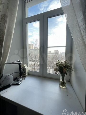 Продажа 4-комн квартиры на вторичном рынке Гончарный 1-й пер,  д. 7