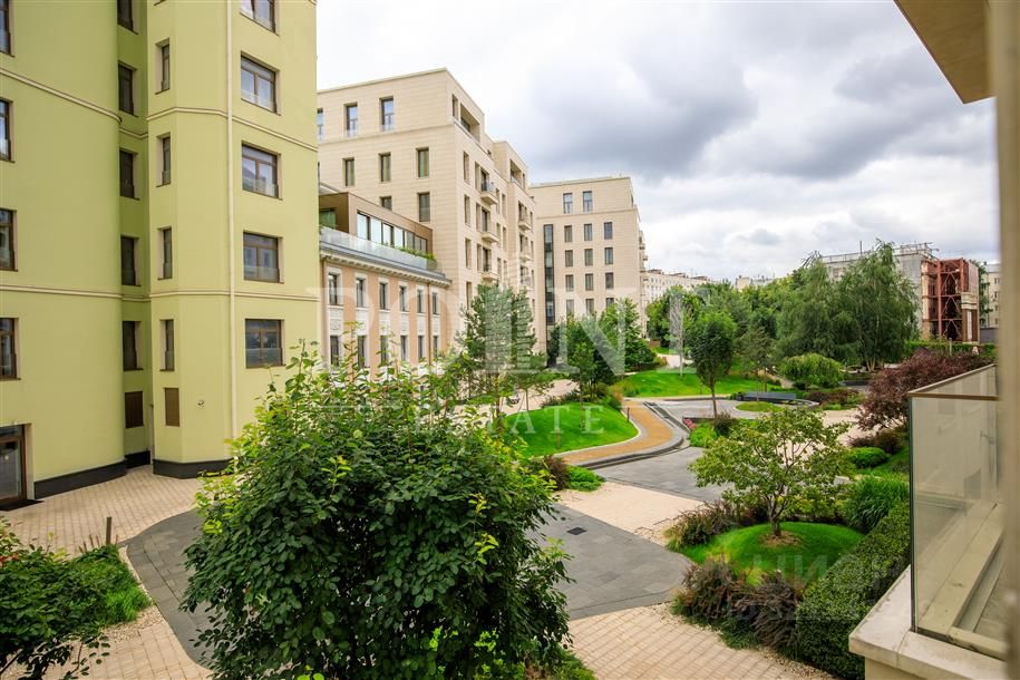 Продажа 3-комн квартиры на вторичном рынке улица Большая Полянка, 44