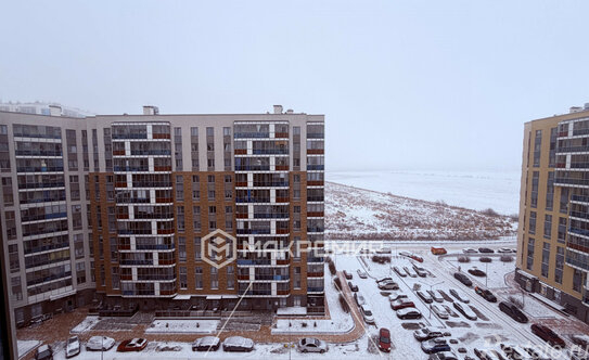 Продажа 2-комн квартиры на вторичном рынке Бугры, Петровский б-р,  д. 27