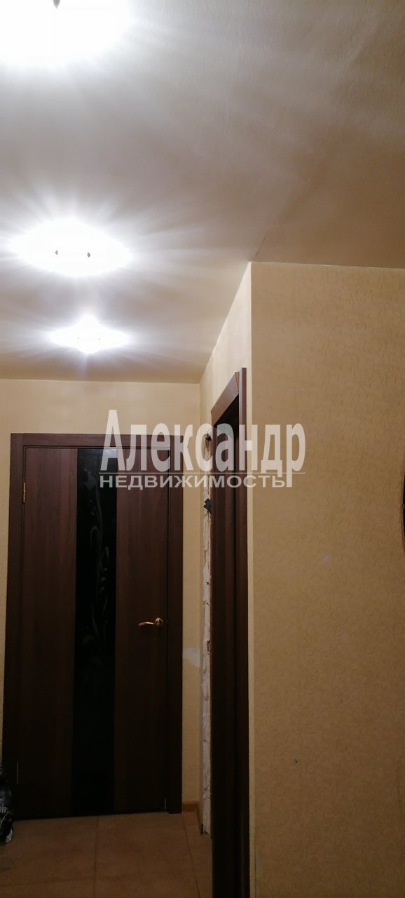 Продажа 3-комн квартиры на вторичном рынке Кузьмоловский пос., Победы ул. ,  д. 8