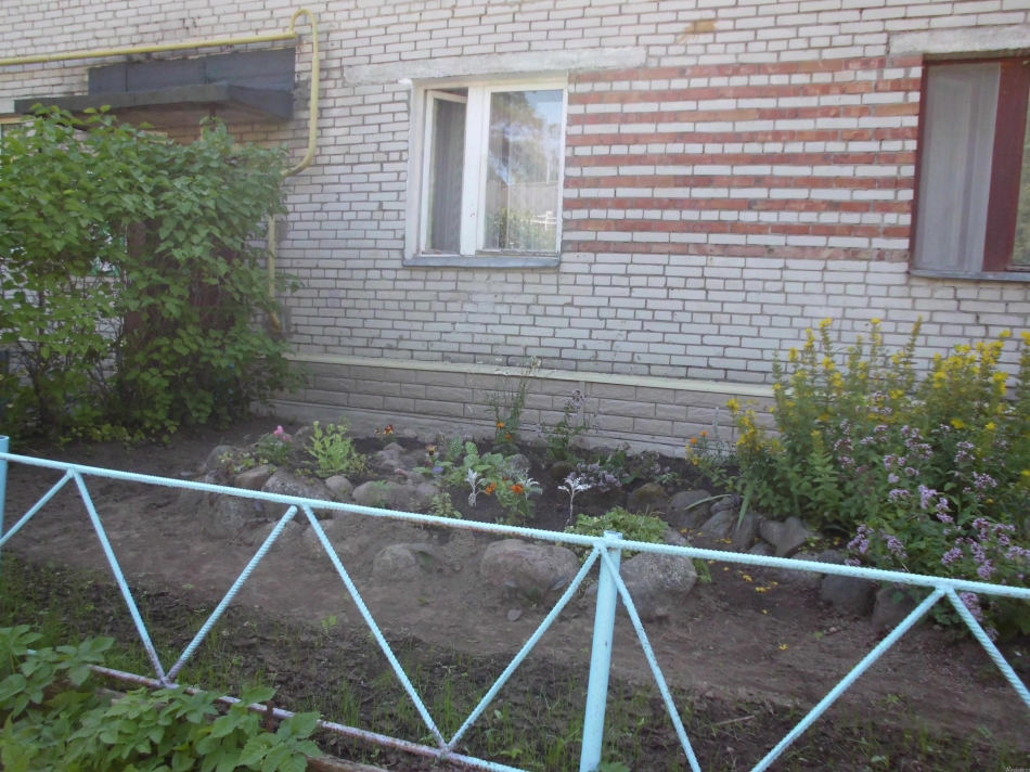 Продажа 2-комн квартиры на вторичном рынке енинградская обл., Приозерский р-н Мичуринское пос., Озерный пер,  д. 6