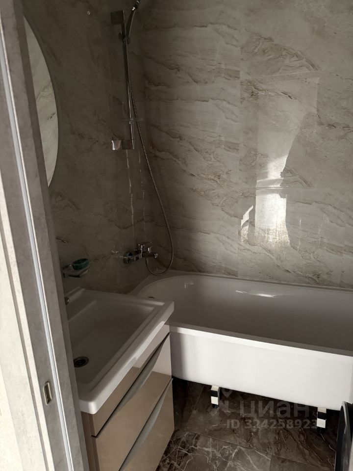 Продажа 2-комн квартиры на вторичном рынке Сабурово пгт, улица Парковая,  д. 27