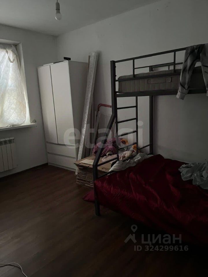 Продажа 3-комн квартиры на вторичном рынке д. Малые Вяземы, Петровское шоссе, 1