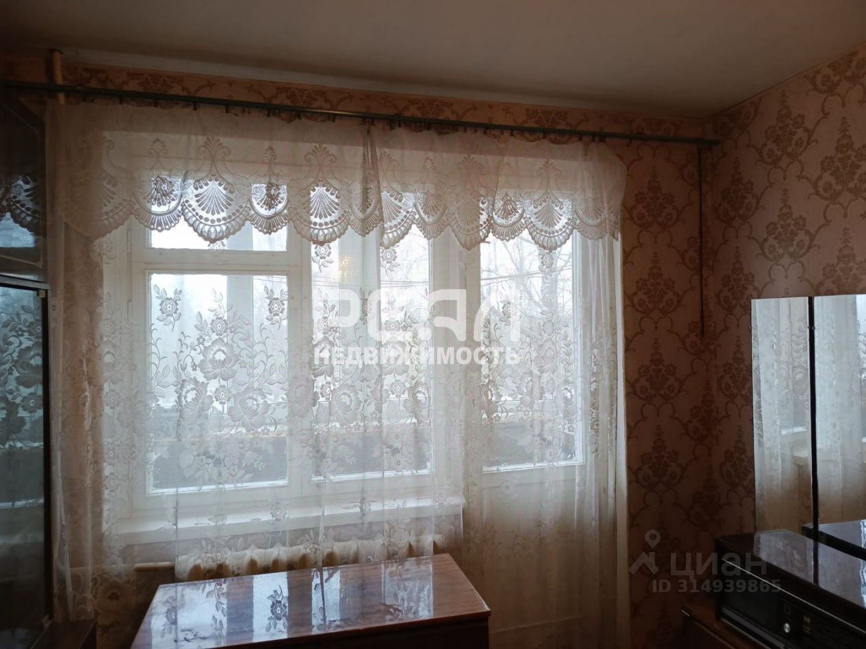 Продажа 2-комн квартиры на вторичном рынке пос. Новый Свет, 42