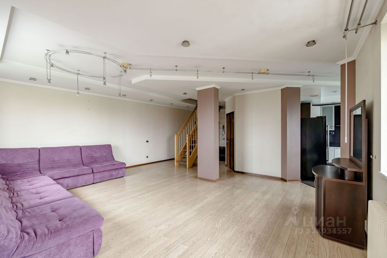 Продажа 4-комн квартиры на вторичном рынке Перовская улица, 20