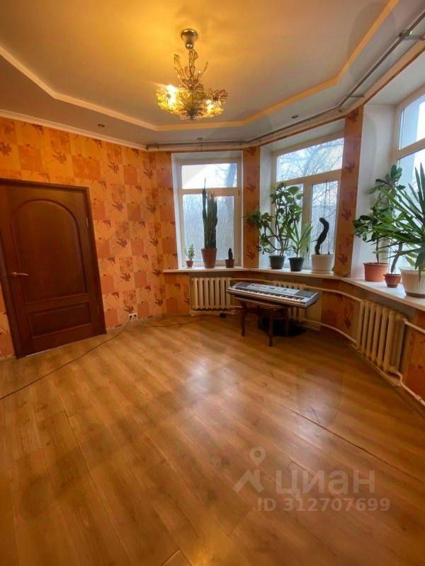 Продажа 4-комн квартиры на вторичном рынке Солнечногорск, Советская улица, 5/15