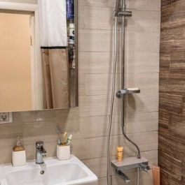 Продажа 2-комн квартиры на вторичном рынке ул Шумкина,  д. 13