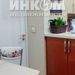 Продажа 4-комн квартиры на вторичном рынке бульвар Адмирала Ушакова,  д. 9