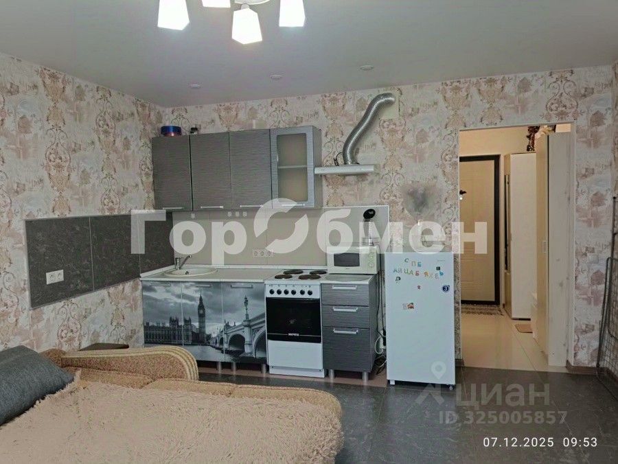 Продажа студии Южный мкр, улица Курыжова, 32