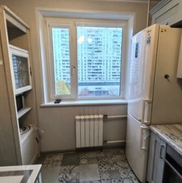Продажа 2-комн квартиры на вторичном рынке Братиславская улица,  д. 24