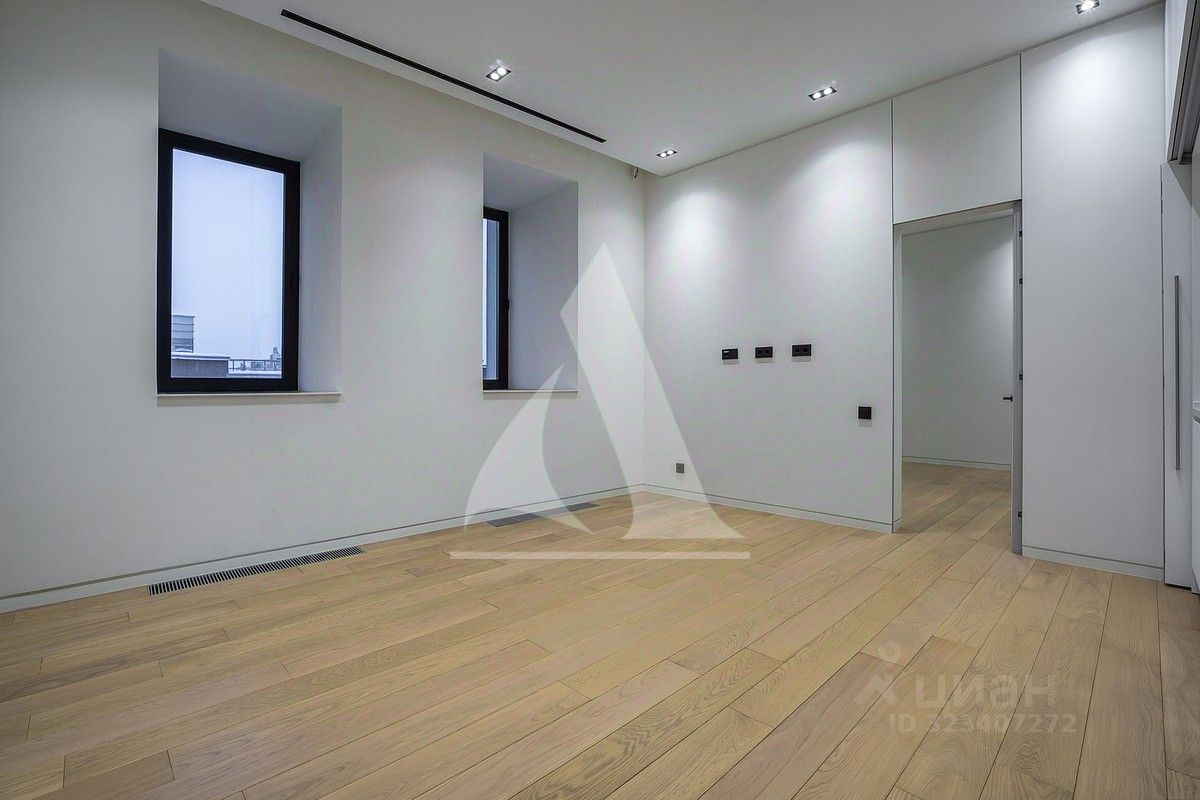 Продажа 2-комн квартиры на вторичном рынке Зубовская улица, 7