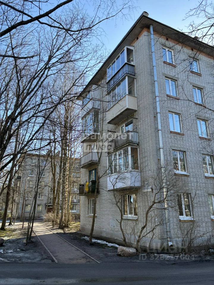 Продажа 2-комн квартиры на вторичном рынке Зеленогорск, Комсомольская улица, 19