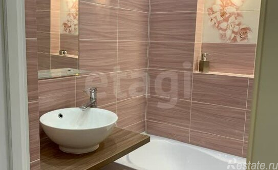 Аренда 2-комн квартиры на вторичном рынке Октябрьская наб,  д. 44