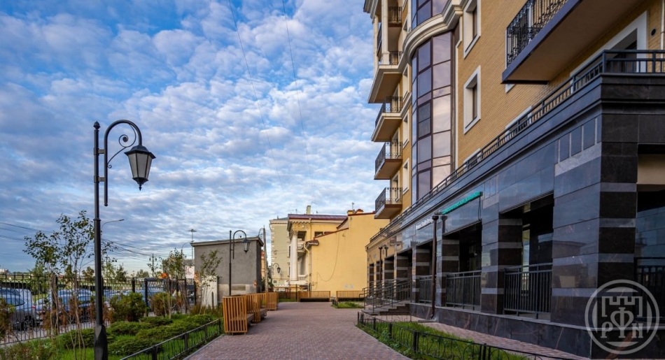 Продажа 3-комн квартиры на вторичном рынке Адмирала Лазарева наб.,  д. 14