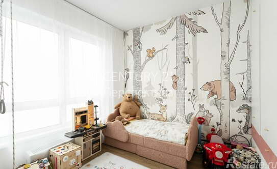 Продажа 2-комн квартиры на вторичном рынке Новохохловская улица,  д. 15 к3