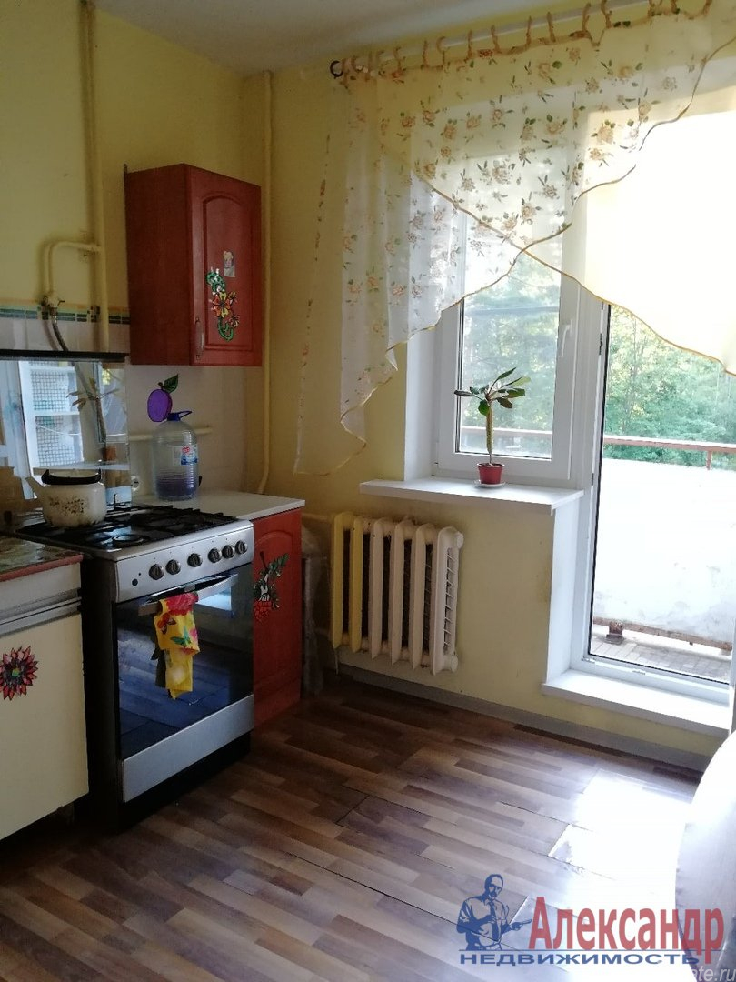 Продажа 3-комн квартиры на вторичном рынке Будогощь пос., Боровая ул. ,  д. 10